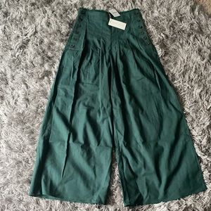 Forest Green pleated wide leg ankle pants w/ slit
